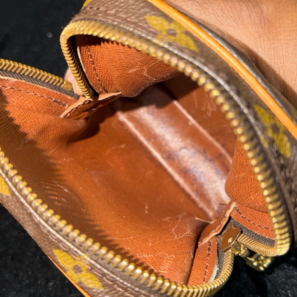Louis Vuitton Monogram Canvas Brown and Gold crossbody. Strap is broken - Picture 2 of 11